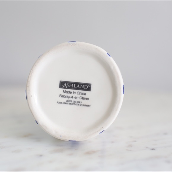 **SOLD**Ashland blue and white coastal vase - Picture 5 of 5